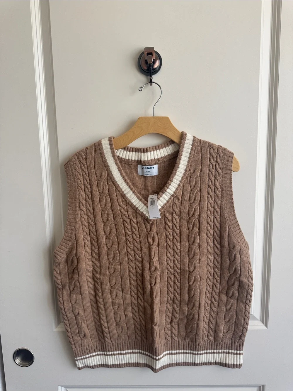 Old Navy Brown Cable Knit V-Neck Sweater Vest with Cream Trim